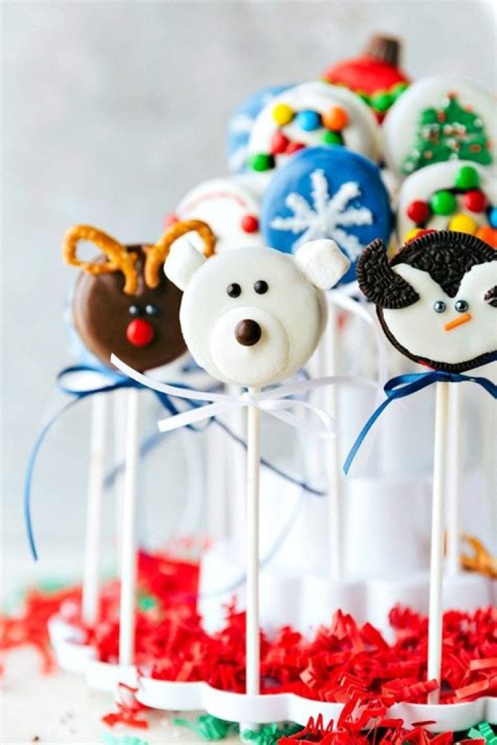 30 Best Christmas Cake Pops