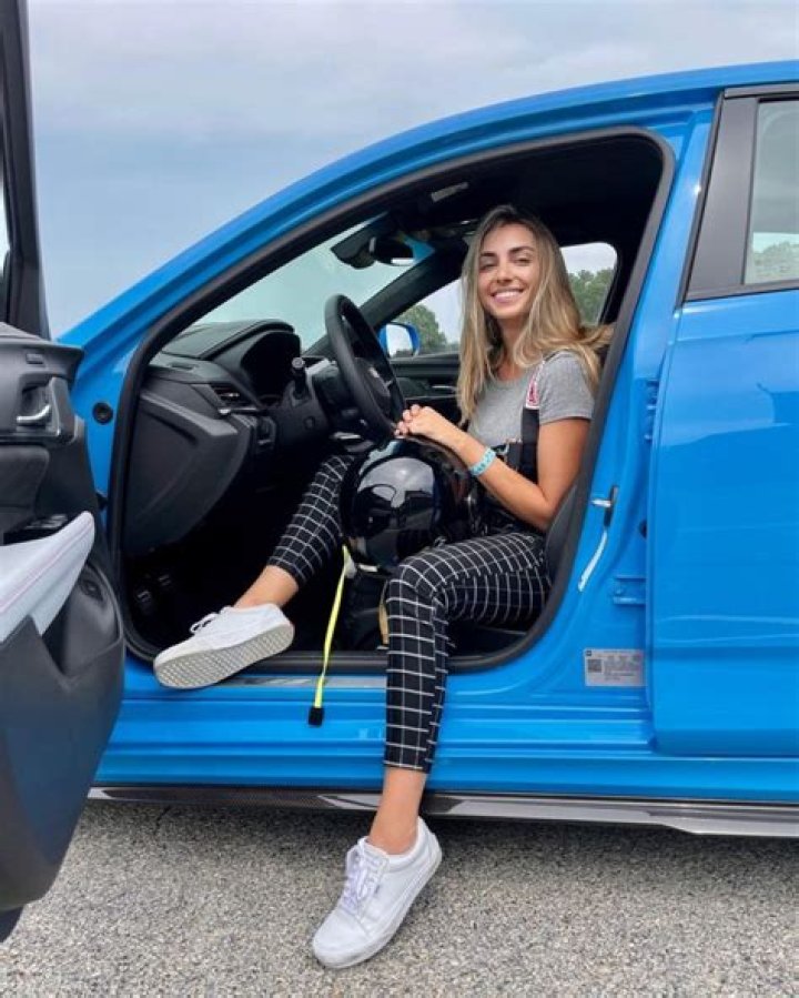 Emelia Hartford Age, Wikipedia, Height, Husband, Boyfriend, Family, Biography, Net Worth